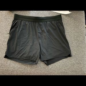 Ten thousand black lined tactical short 5” inseam.
Great shape. XL